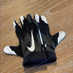 Nike YS Sports Gloves